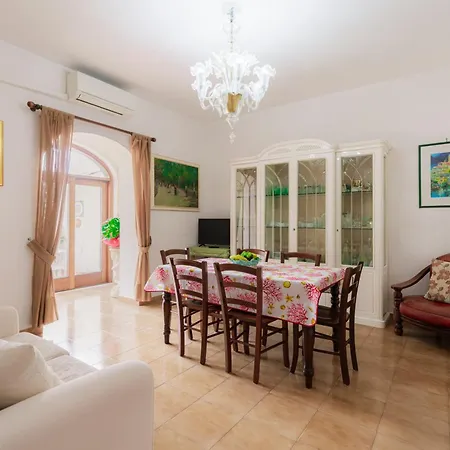 Nyaraló Casa Danira -